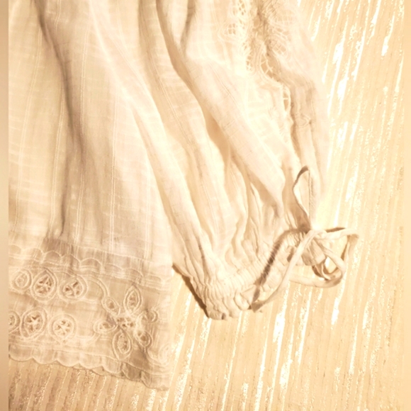 NWT American Eagle Sheer Sheer Blouse - Picture 3 of 9